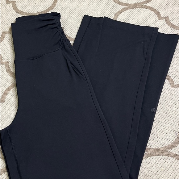 Lululemon Take It Easy Pant (31"), black, size 4, MSRP $108 - Picture 14 of 15